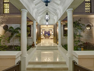 Luxury Villa Photo #16