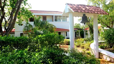 Luxury Villa Photo #3