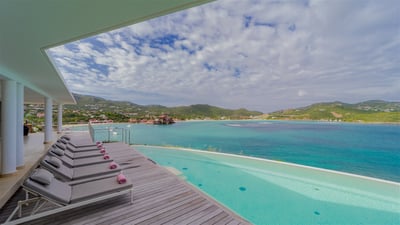 Luxury Villa Photo #4