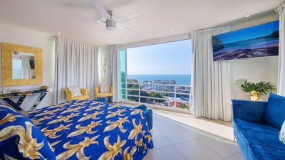 Luxury Villa Photo #22