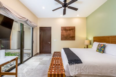 Luxury Villa Photo #30
