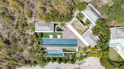Luxury Villa Photo #4