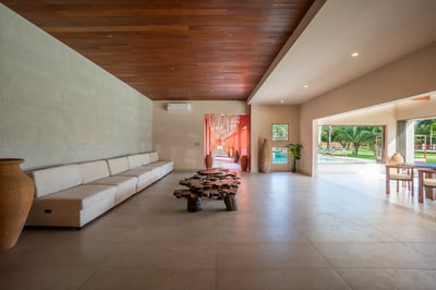 Luxury Villa Photo #27