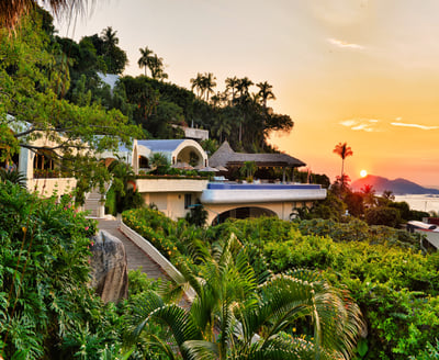 Luxury Villa Photo #3