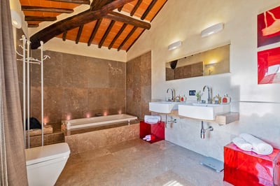 Luxury Villa Photo #25