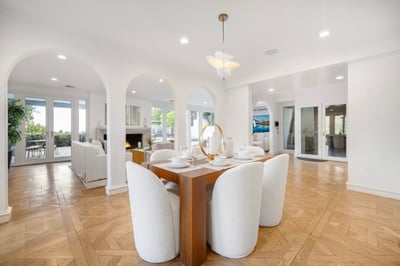 Luxury Villa Photo #12