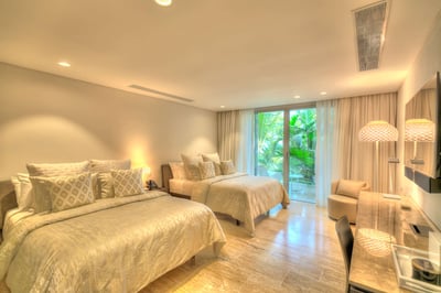 Luxury Villa Photo #37