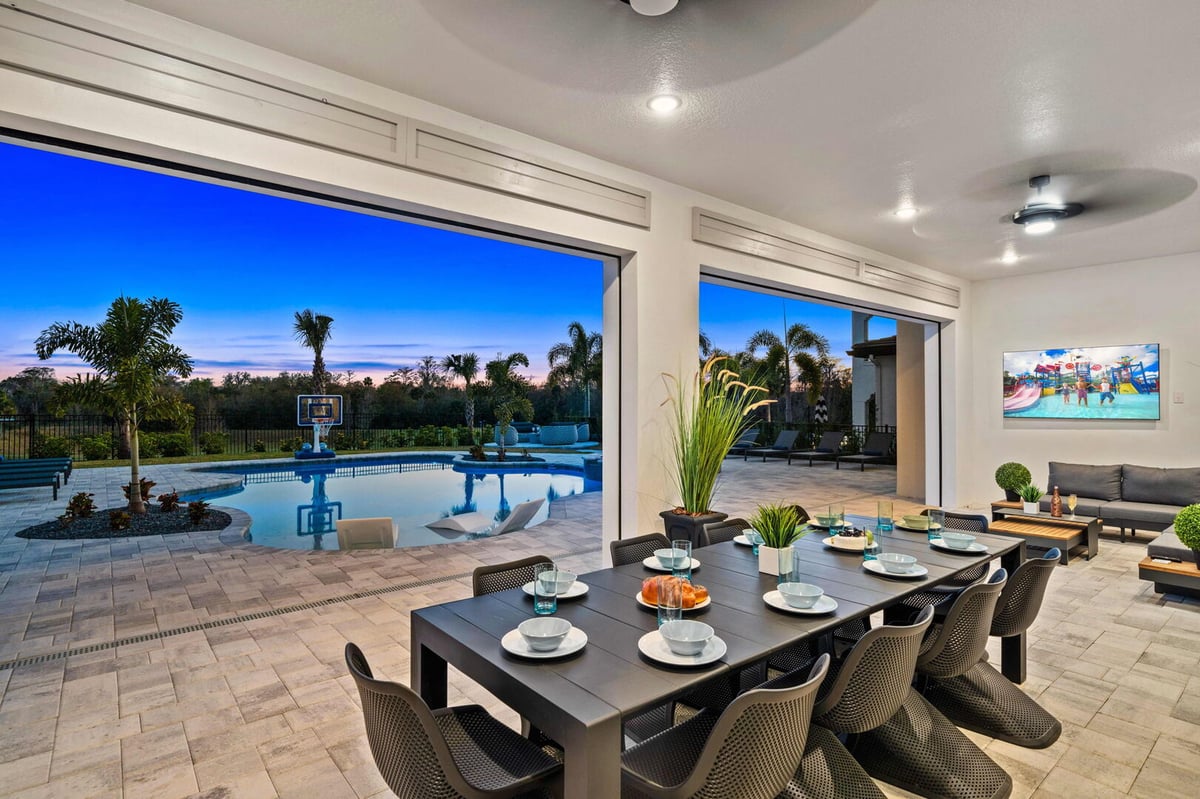 Adventure Galaxy Lodge