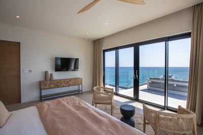 Luxury Villa Photo #27