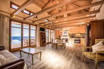 Luxury Villa Photo #12