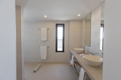 Luxury Villa Photo #33