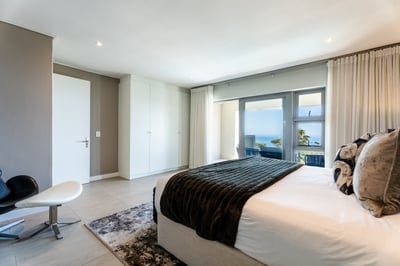 Luxury Villa Photo #85