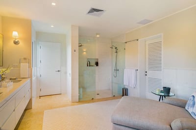 Luxury Villa Photo #26