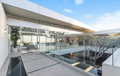 Luxury Villa Photo #8