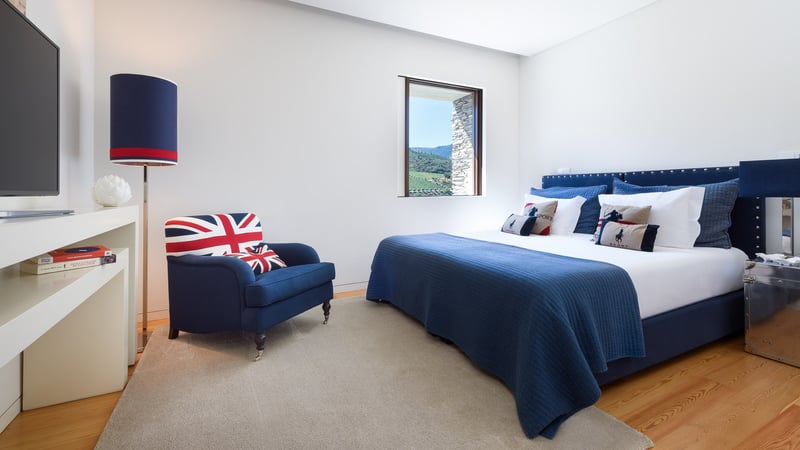 Douro Riverfront Villa