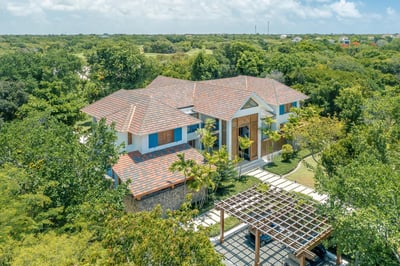 Luxury Villa Photo #2