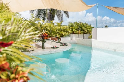 Luxury Villa Photo #6