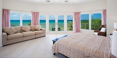 Luxury Villa Photo #15