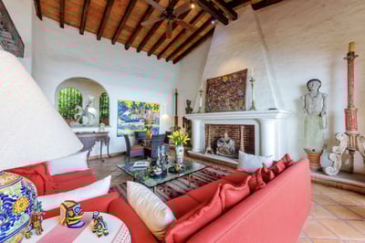 Luxury Villa Photo #25