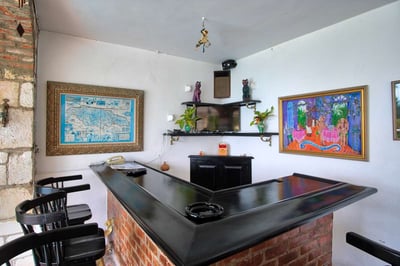 Luxury Villa Photo #9