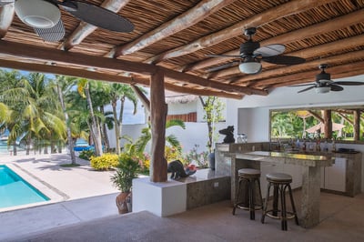 Luxury Villa Photo #16