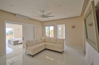 Luxury Villa Photo #20