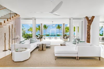 Luxury Villa Photo #30