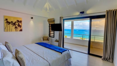 Luxury Villa Photo #35