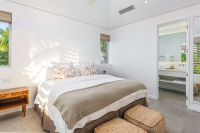 Luxury Villa Photo #16