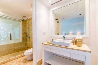 Luxury Villa Photo #34