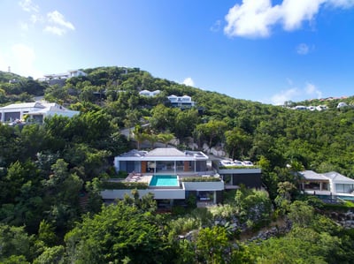 Luxury Villa Photo #32