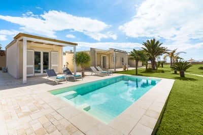 Luxury Villa Photo #3