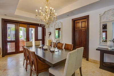 Luxury Villa Photo #20
