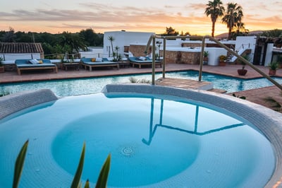 Luxury Villa Photo #3