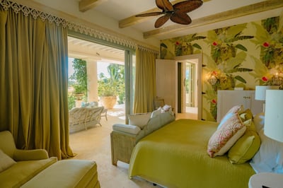 Luxury Villa Photo #35