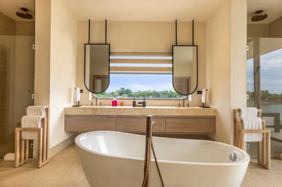Luxury Villa Photo #40