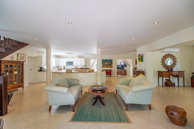 Luxury Villa Photo #13