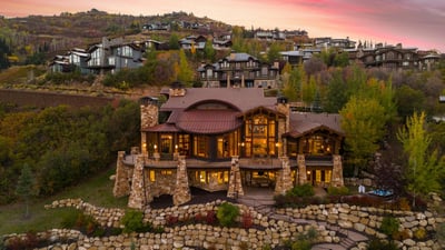Luxury Villa Photo #3