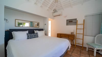Luxury Villa Photo #32