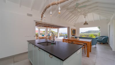 Kitchen & Dining Area