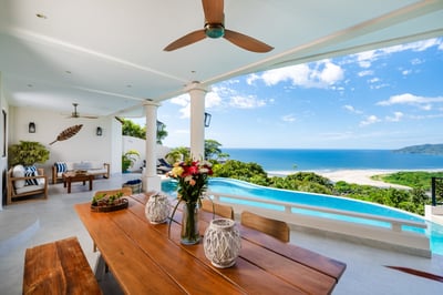 Luxury Villa Photo #11