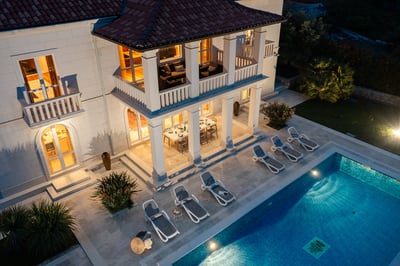 Luxury Villa Photo #7