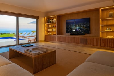 Luxury Villa Photo #23