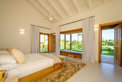 Luxury Villa Photo #23