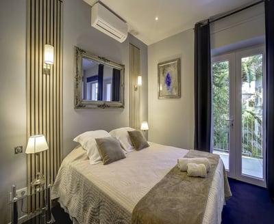 Luxury Villa Photo #26