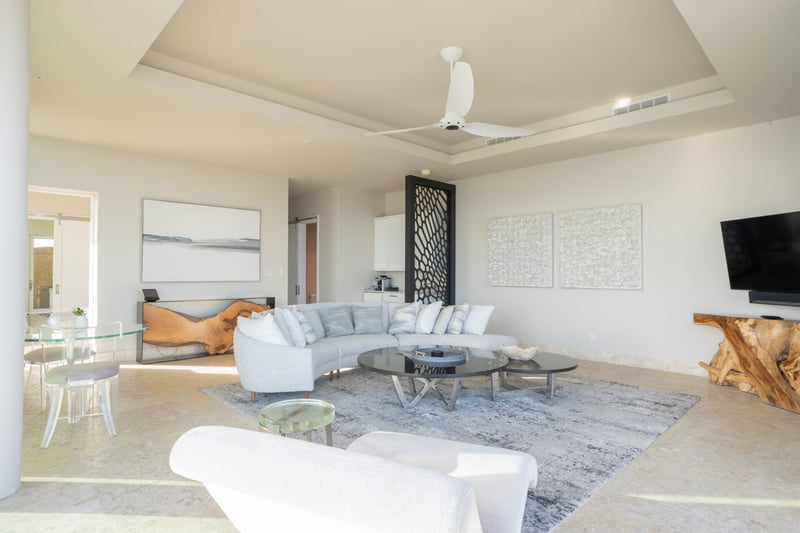 Cliff Penthouse Suite