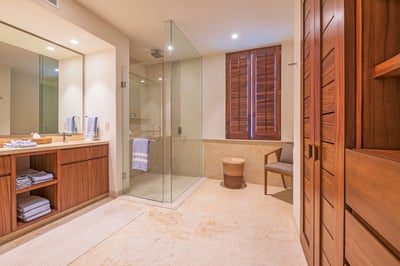 Luxury Villa Photo #16