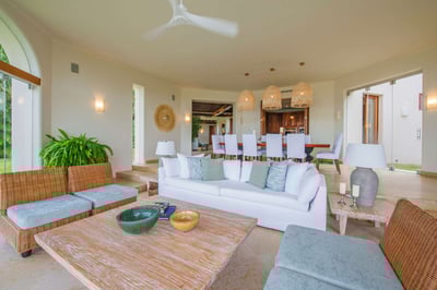 Luxury Villa Photo #12