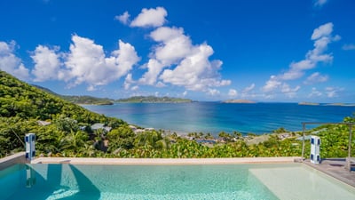 Luxury Villa Photo #3