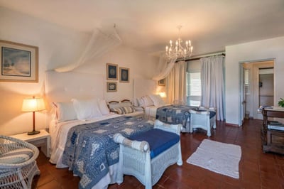 Luxury Villa Photo #17